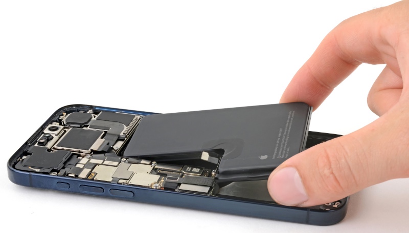It Could Soon Be Easier to Replace Your iPhone’s Battery