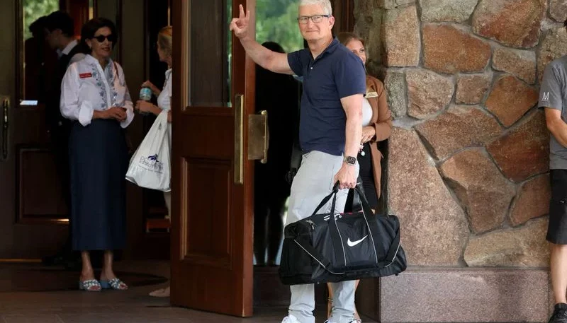 Top Apple Executives Tim Cook and Eddy Cue Attend Sun Valley Conference