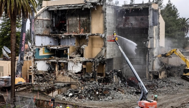 Site of the Steve Jobs Unveiling of the Original Macintosh Is Now a Pile of Rubble